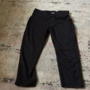 black capri leggings